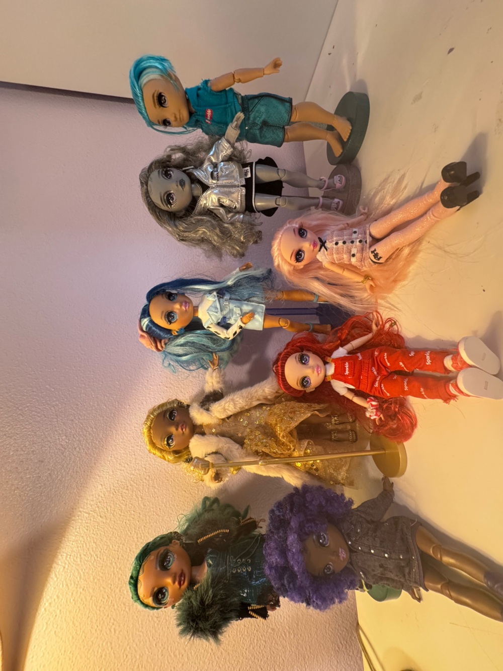 Rainbow High lot of 8 dolls and access